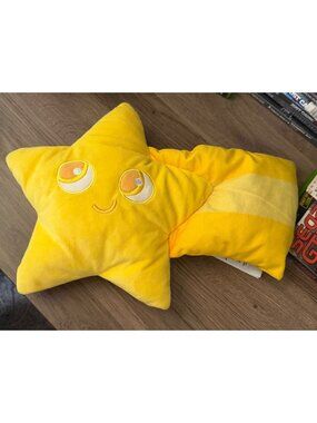 Disney Parks Pixar Pier La Luna Star Catcher Yellow Winking Star Plush Toy 8"